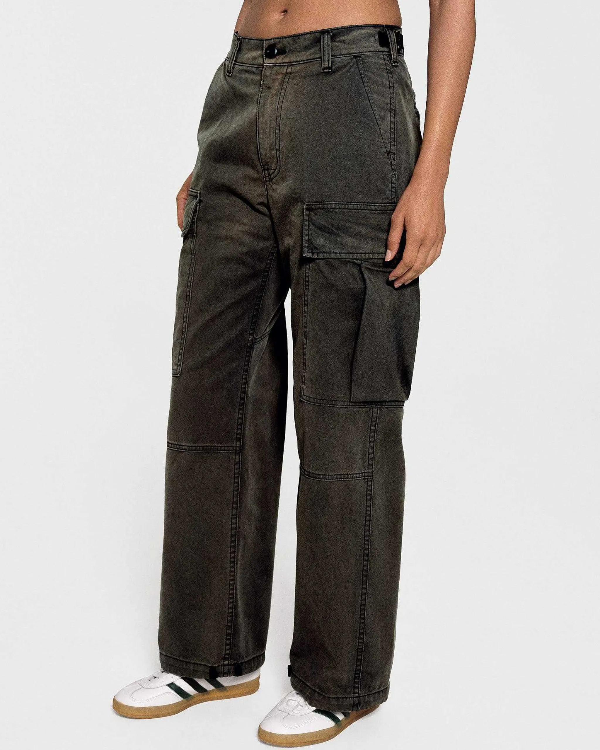 Cherry Wide Leg Cargo (Vintage Black) Best Sale